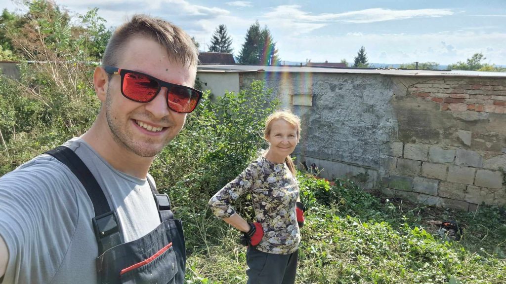 Takarítjuk a garázsok helyét